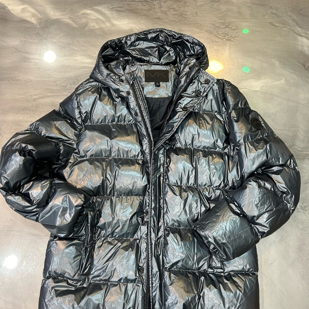 Hooded puffer jacket